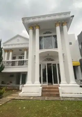 Dijual rumah megah turun harga di Bogor