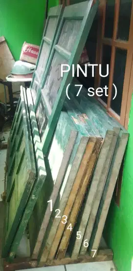 Dijual pintu, jendela dan kusen bekas (Borongan semuanya)