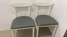 Kursi Makan warna abu