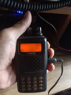 HT Dual Band Yaesu FT 60R sebagai part atau kanibalan