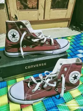 Sepatu Converse Merah Maroon Size 42 Vietnam Belum pernah dipakai