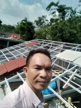 Atap baja ringan terpasang