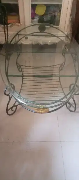 Meja tamu besi tempah