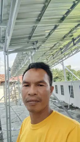 Atap dan baja ringan material terpasang