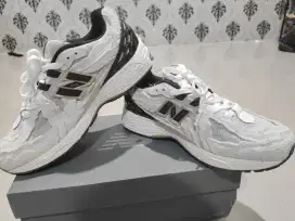 Sepatu NB 1906D