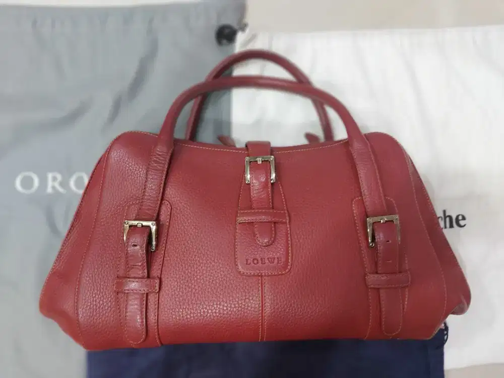 Tas Wanita Loewe Merah