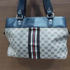 Tas Wanita Preloved (P 33 x L 10 x T 24)