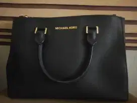 Preloved Michael Kors Authentic 30x20x12