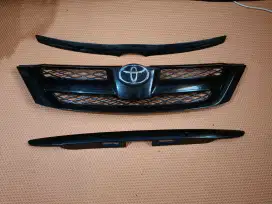 Grill depan, list kap mesin, list bagasi Toyota Innova 2004 sd 2008