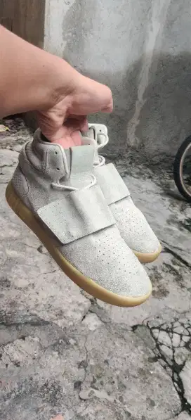 sepatu adidas tubular size 43 1/2 insole 275