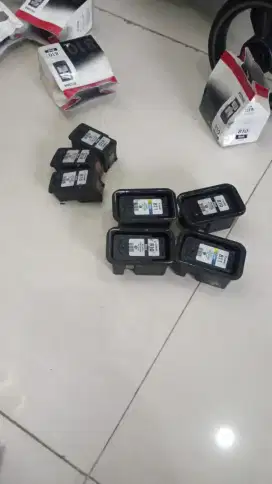 Menerima tinta cartridge baru dan bekas