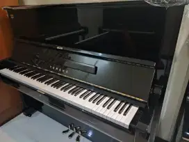 Piano Yamaha U2