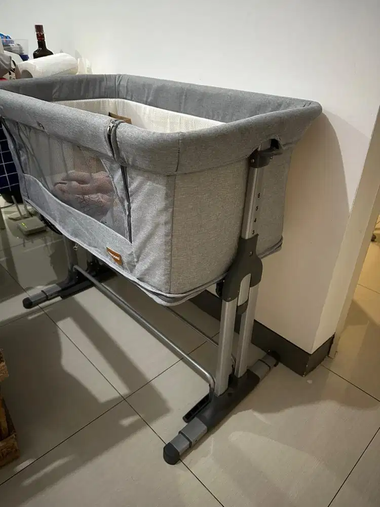 Dijual tempat tidur bayi second masih bagus