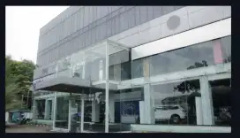 Di jual cepat, harga BU gedung 4.lt ex dealer mobil