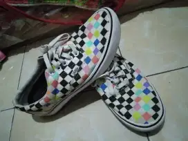 Sepatu vans MoMA women size 40