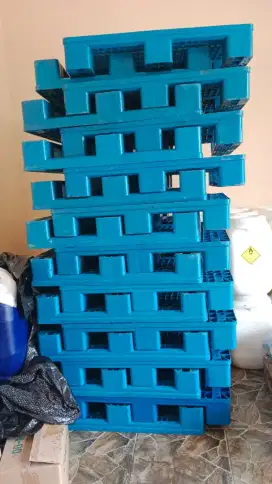 Jual pallet plastik second palet plastik bekas