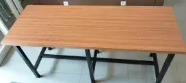 Meja rumah makan