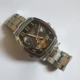Jam Arbutus automatic