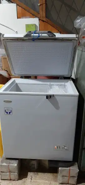 Freezer Sansio kondisi sangat bagus dan bersih