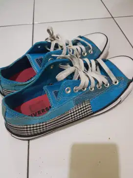 Sepatu converse low blue