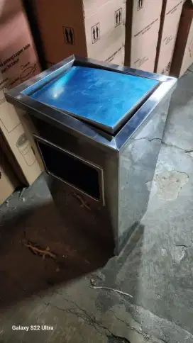 Tempat Sampah Kotak Tutup Swing Ukuran 24x30xT.63 cm