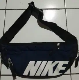 Tas selempang NIKE waistbag Navy mulus