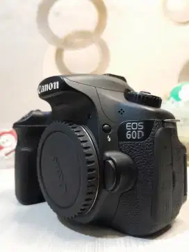 CANON EOS 60D LIKE NEW