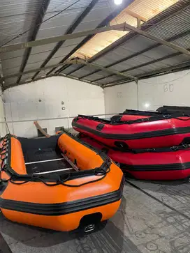 Perahu Karet LCR Banjir Mancing SAR PVC OCEAN 430 Kapasitas 8 Orang