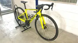 SEPEDA ROAD BIKE SCOTT ADDICT RC 30 - YELLOW