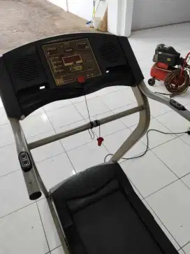 Treadmill alat fitness bekas