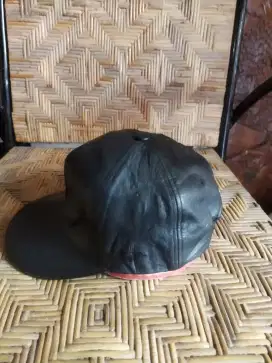 Snapback kulit aslu  leata closer