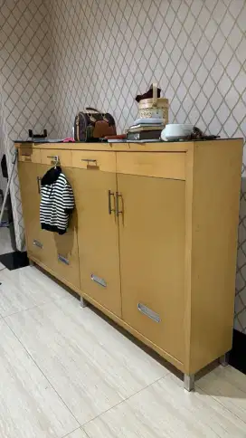 Lemari 3 pintu buat ruangan
