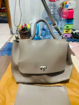 Dijual Tas Silvertote Gwen Taupe original mulus 100%