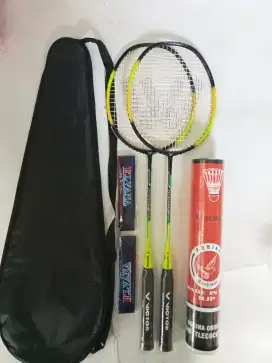 Raket badminton satu set komplit