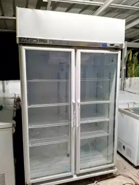 Di jual showcase 2 pintu merk FRIETZER made in GERMAN