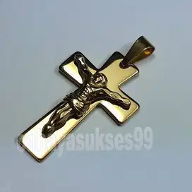Liontin Kalung Salib Yesus Titanium Gold Cross Necklace 3cm x 4,8cm