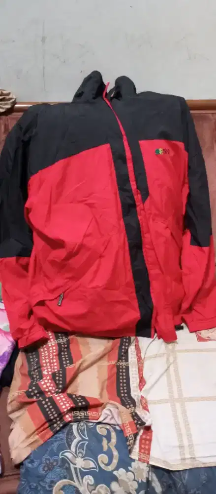 Jaket Sport Parasit