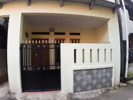 DISEWAKAN/DIKONTRAKAN RUMAH