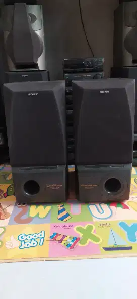 Sepasang speaker Sony lbt