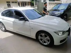 BMW 320i f30 2013 sport putih