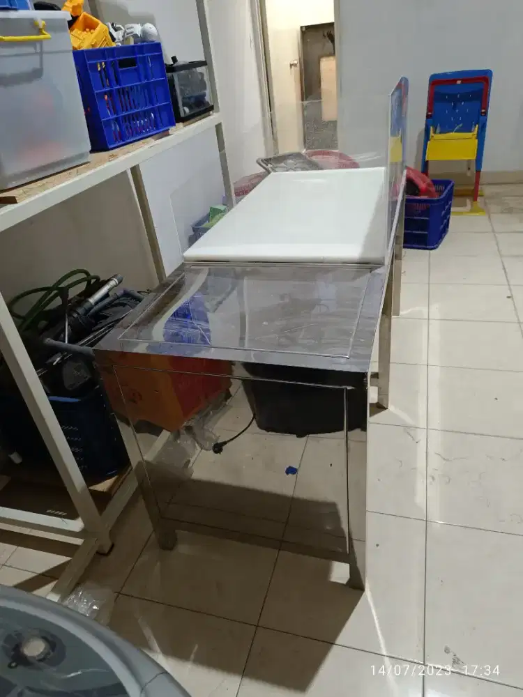 Meja potong daging