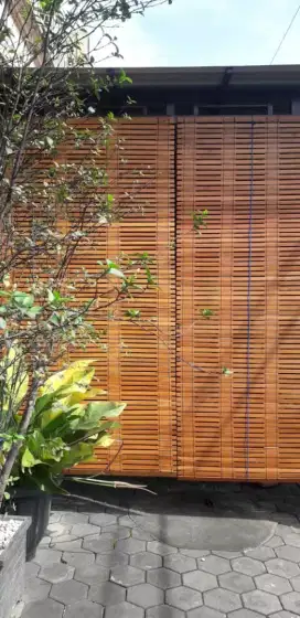 Kerei Tirai Kayu Jati