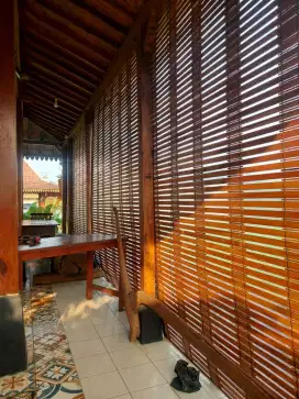 Tirai Kerei Kayu Jati