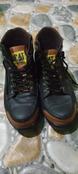 Sepatu Safety Hiking