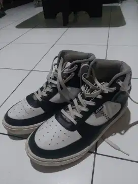 Sepatu Aerostreet Hoops High Black White