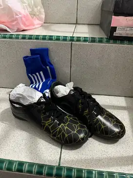 Sepatu Futsal Anak masih baru