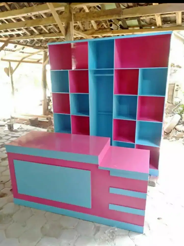 Meja kasir loundry