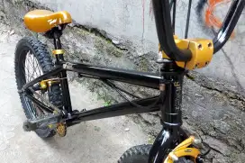 Sepeda bmx GT R20 USA asli