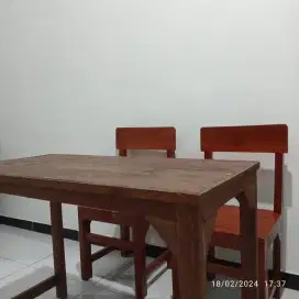 Meja kursi kayu