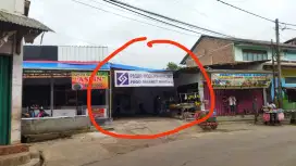 Over Kontrak Tanah+Bangunan Lokasi Sgt Ramai Depan Pasar Kaget Binong